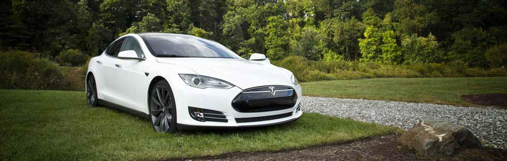 What-happens-if-your-Tesla-runs-out-of-battery-while-driving